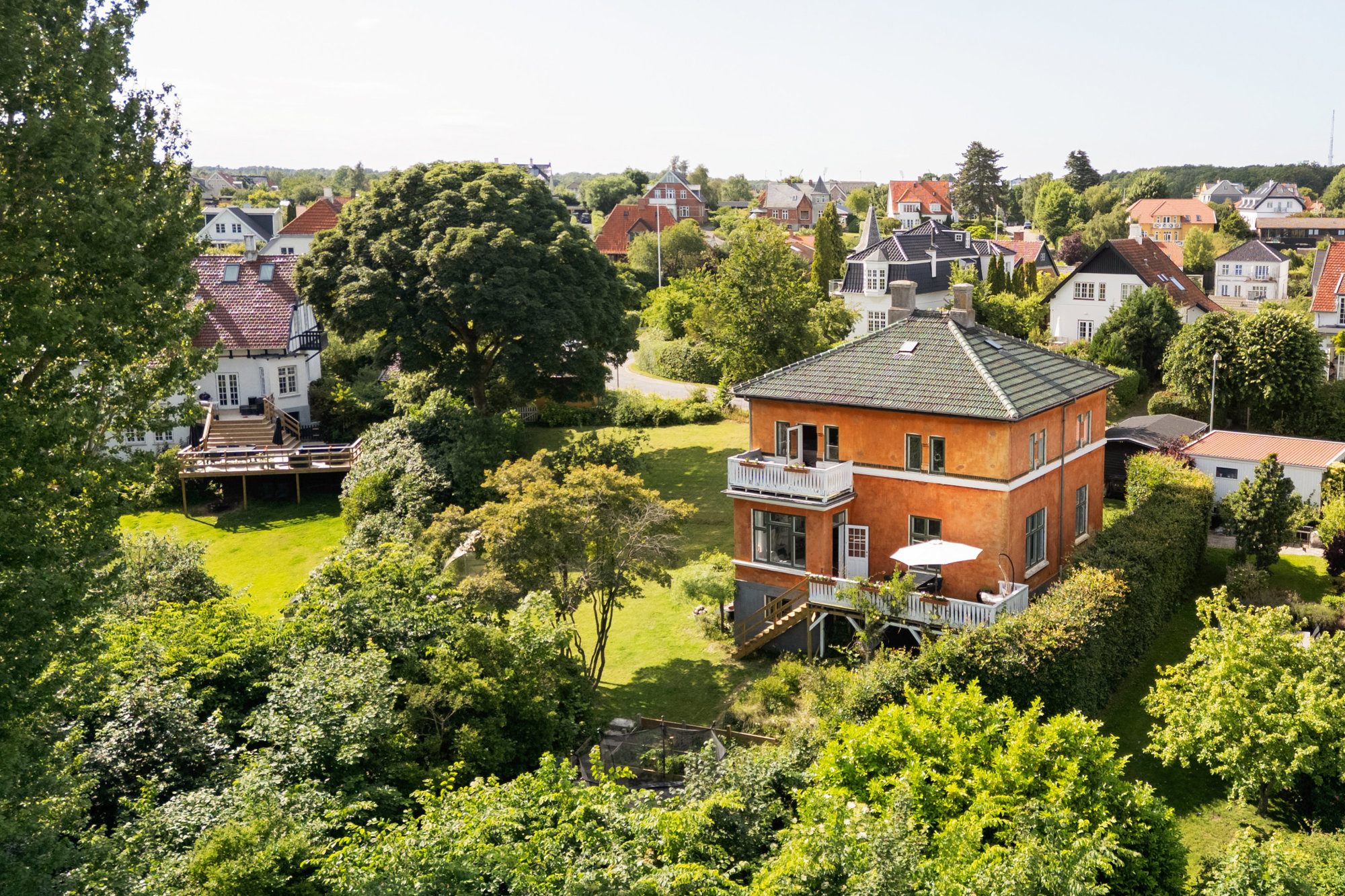 ET LIV PÅ TOPPEN MED UDSYN OG MASSER AF PLADS