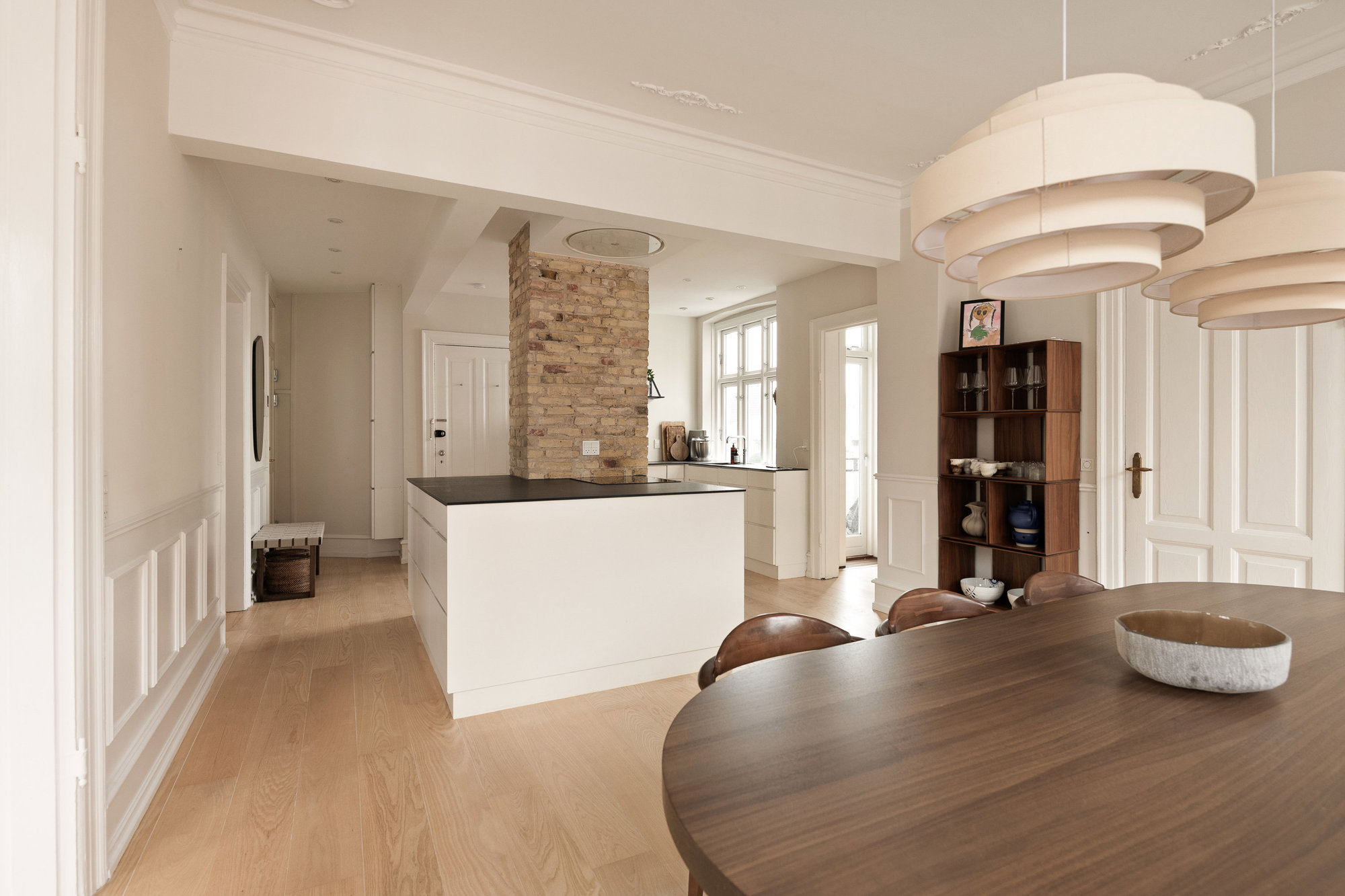 Stilfuld hjørnelejlighed med altan og den perfekte planløsning