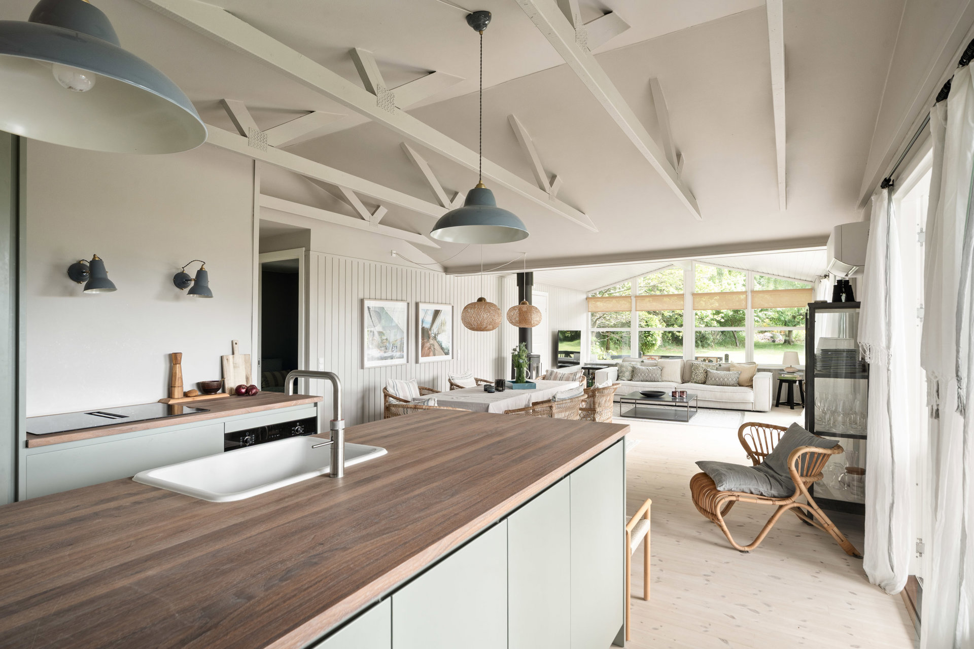 Et sommerhus i perfekt samspil med naturen – nyanlagt have af havearkitekt