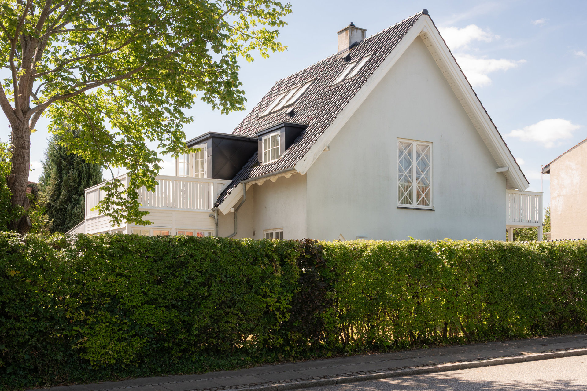 Klassisk villa med sydvendt have og en fantastisk beliggenhed